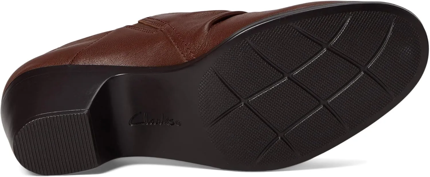 Clarks Womens Emily2 Cove Leather Round Toe Shooties