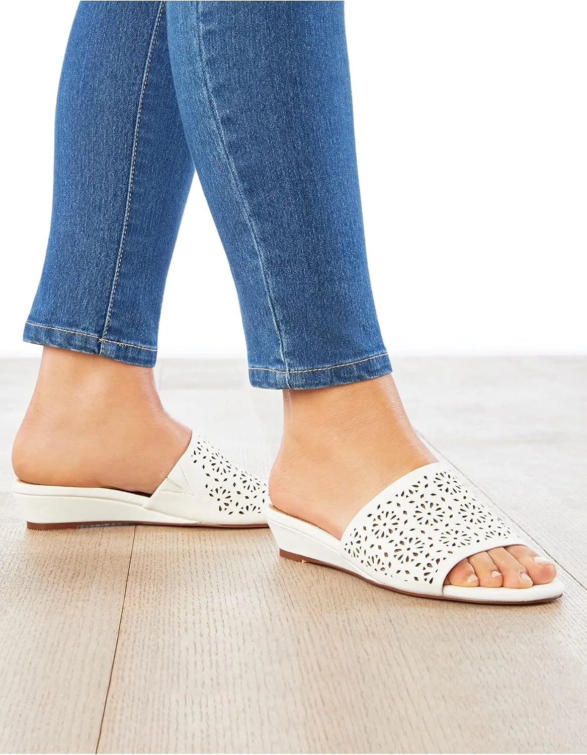 Comfortview Women's The Capri Slip On Mule (Wide Widths Available)