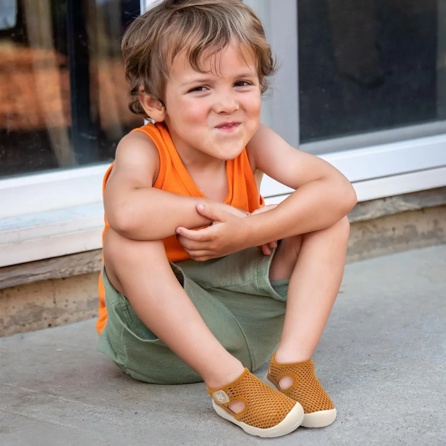 LeIsfIt Toddler Sandals Boys Girls Wide Sandals Kids Water Sandal Shoes Lightweight Barefoot Summer Shoes for Beach Swim