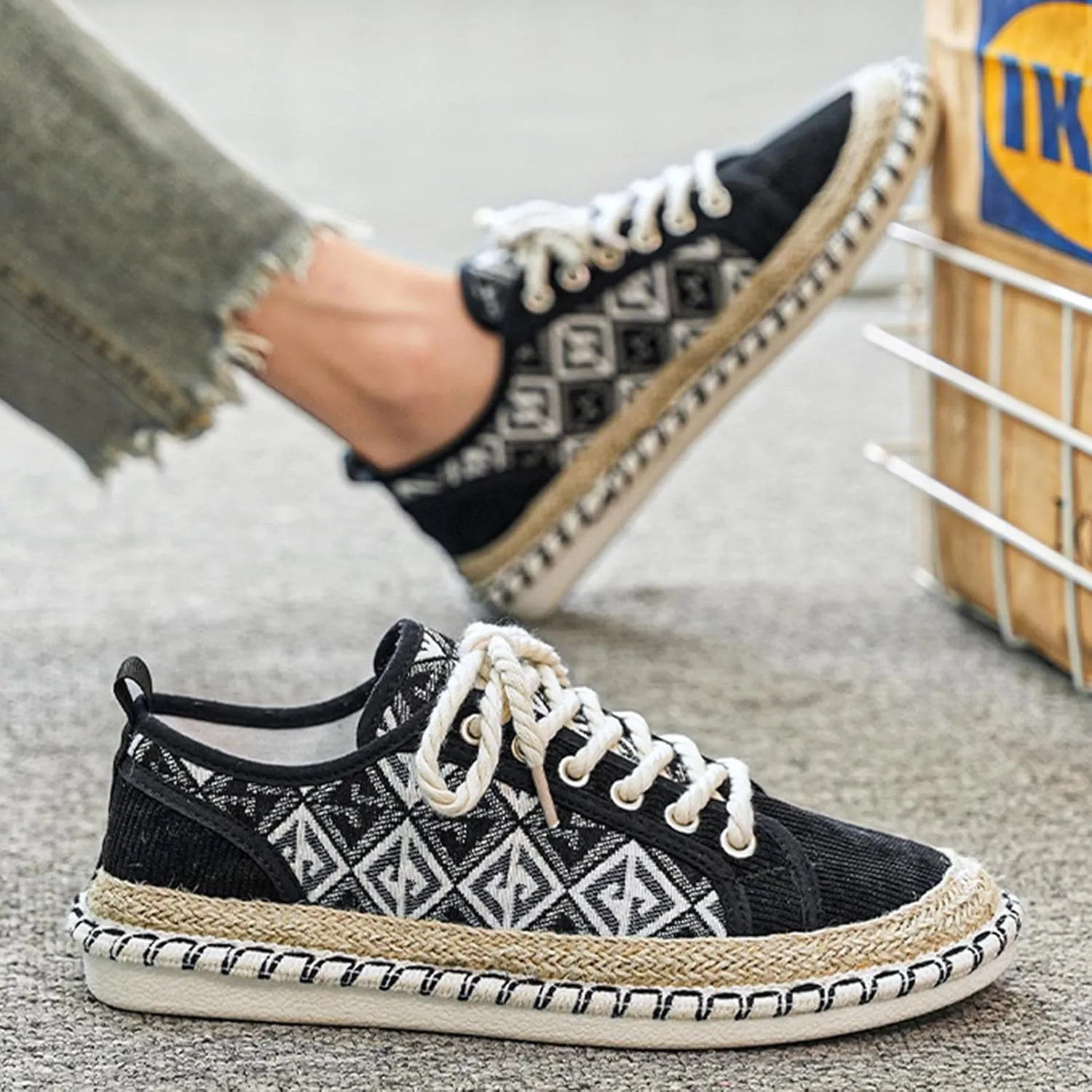 Men's Trendy Ethnic Style Low Top Slip On Shoes, Comfortable Non-Slip Breathable Lace-Up Sneakers, for Men's Outdoor Activities Fisherman Shoes