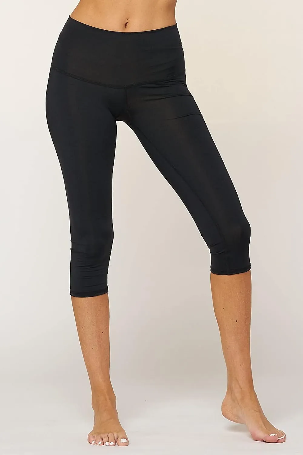 teeki Solid Black Capri Pants